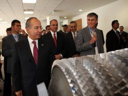 Felipe Calderón dio cifras de empleo para los primeros meses del año al inaugurar el campus General Electric Infrastructure. ESPECIAL  /