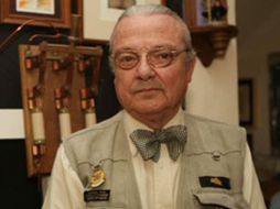 El reconocido artista y promotor de las artes plásticas mostró otra de sus facetas con la publicación de su libro. ESPECIAL  /