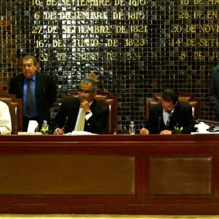 Congreso estatal aprueba plan de austeridad