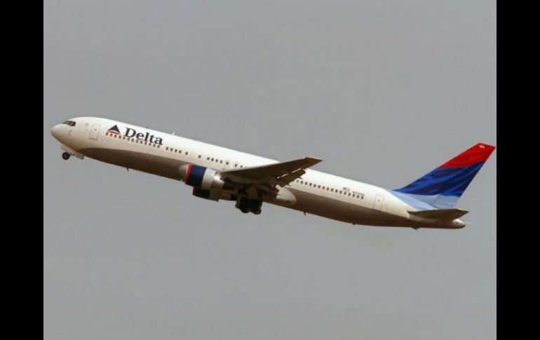 Delta Air Lines y US Airways fueron algunas de las que cancelaron el aumento en tarifas. ARCHIVO  /