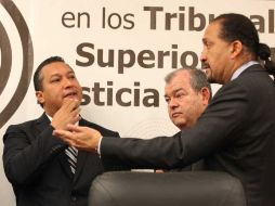 El secretario de Gobernación, Francisco Blake Mora (izq.) asistió a un acto en el Tribunal Superior de Justicia del DF. NTX  /