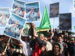 Simpatizantes del Gobierno libio, durante una manifestación convocada en Trípoli. EFE  /