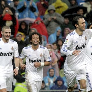 Real Madrid gana y mete presión al Barcelona