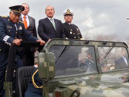 El Presidente Felipe Calderón reconoce la labor del Ejército y anuncia nuevas prestaciones. AFP  /