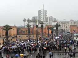 Unas cuatro mil personas se concentraron en la plaza Bab Alhad de Rabat. AFP  /