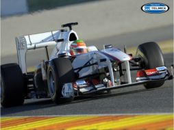 Foto de archivo del piloto tapatío Sergio Pérez durante los entrenamientos de pretemporada en Valencia. ARCHIVO  /