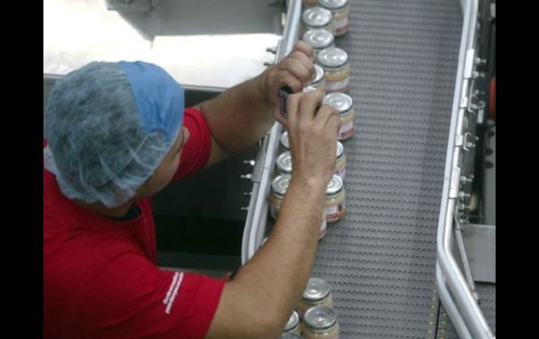 Los indicadores de tendencia del sector manufacturero reflejan un mejor comportamiento. ARCHIVO  /