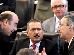 Beltrones (centro) definió como prioridad atender los desastres derivados de las heladas en los estados del norte. SUN  /