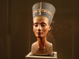 El busto de Nefertiti fue encontrado en 1912 por el arqueólogo alemán Ludwig Borchardt. ESPECIAL  /