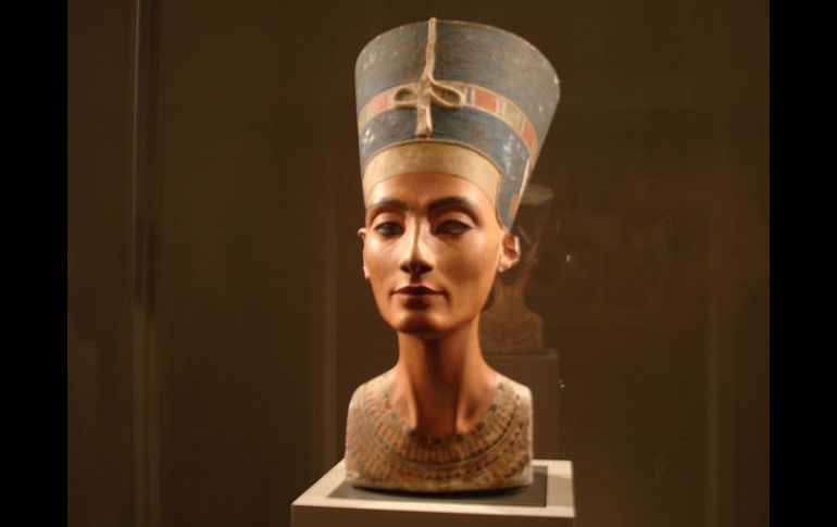 El busto de Nefertiti fue encontrado en 1912 por el arqueólogo alemán Ludwig Borchardt. ESPECIAL  /