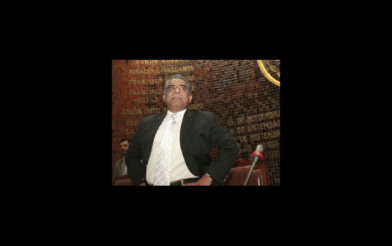 Raúl Vargas dijo que esperan un padrón con los autos asignados a cada fracción para comenzar a venderlos. ARCHIVO  /