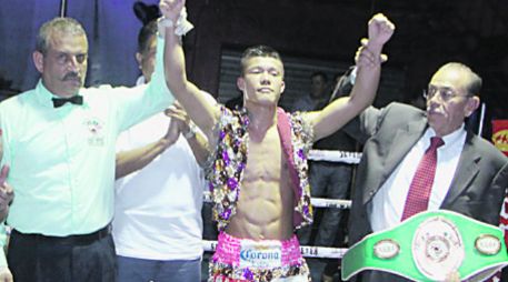 Tomoki es proclamado vencedor de la pelea. ESPECIAL  /