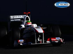 El piloto tapatío Sergio Pérez en su Sauber durante la jornada matinal de cuarta y última jornada de entrenamientos. AP  /