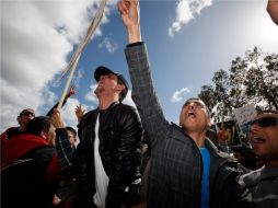 Ola de violencia en Libia hace que Ban Ki-Moon pida a Gadafi parar con ello. AFP  /