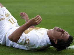 Juan Carlos Cacho se lesionó la pierna izquierda en un entrenamiento del Tri. MEXSPORT  /