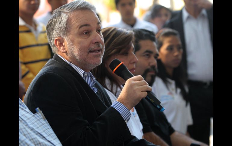 El gobernador de Jalisco, Emilio González señala que no se aferra al proyecto. S. NÚÑEZ  /