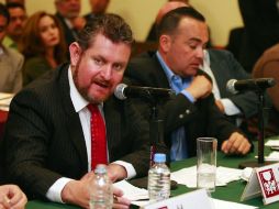 Durante su comparecencia con diputados, Luis Carlos Nájera (derecha) se comprometió a mejorar la seguridad en la Entidad. A. GARCÍA  /