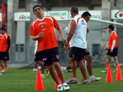 Damian Manso de Jaguares, entrena al parejo del equipo. MEXSPORT  /