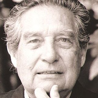 Comienza a circular en Veracruz timbre postal en honor a Octavio Paz