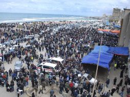 Fuentes oficiales confirman que los manifestantes tienen por completo el control de la ciudad de Bengazi. AP  /