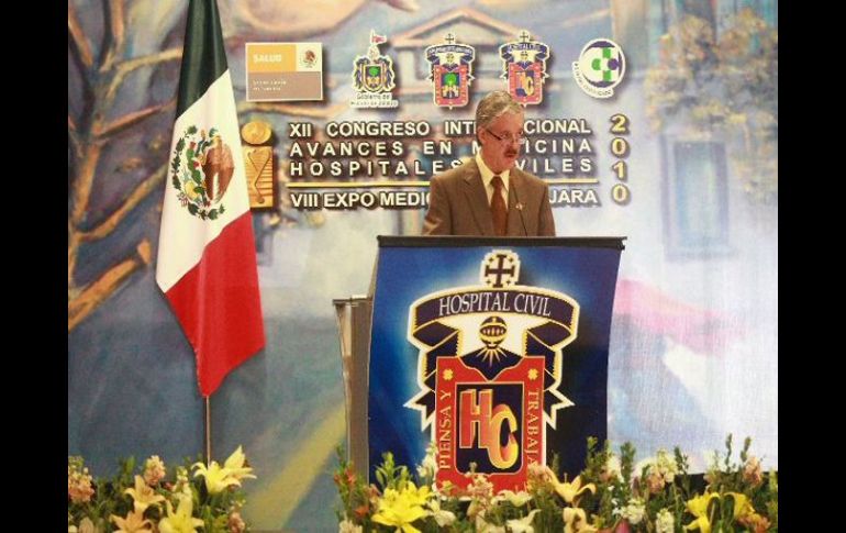 Jaime Agustín González Álvarez, director de Hospitales Civiles, en una imagen del Congreso celebrado en 2010. ARCHIVO  /