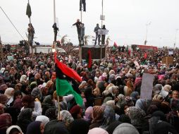 Libios celebran la liberación de Benghazi, ciudad del este, del régimen de Gadhafi. REUTERS  /