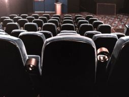 El reto consiste en ver películas sin dormir con intervalos de 15 minutos entre cada filme. ESPECIAL  /