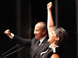 Felipe Calderón y la directora del Instituto Politécnico Nacional (IPN), Yoloxóchitl Bustamante. EL UNIVERSAL  /