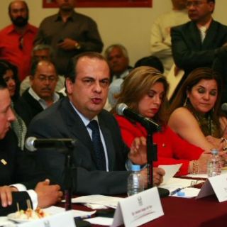 Suspenden sesión del Congreso; dejan fuera temas polémicos