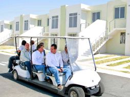 Enrique Alfaro acudió al Fraccionamiento Los Cántaros para aprobar finalmente las instalaciones. E. PACHECO  /