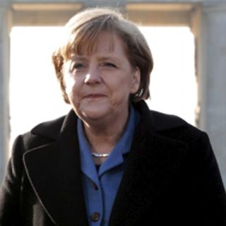 Merkel, decepcionada por la pérdida de contrato de aeronaves en EU