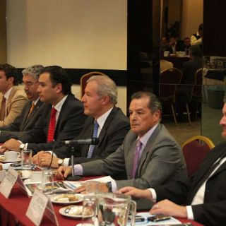 Piden Padres de Familia operar semáforo de seguridad responsablemente