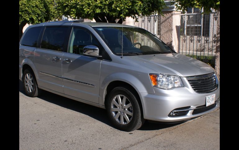 Chrysler Town & Country 2011.M.CASTILLO  /