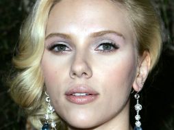 Scarlett Johansson será presentadora de los Oscar el domingo. AP  /