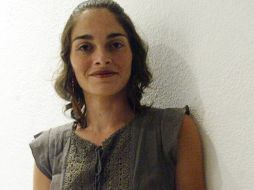 Alison Hermosillo trabajó en la recopilación de información en torno a la vida y obra de Ugarte.EL  A. HINOJOSA  /