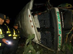 El autobús cayó a 180 metros de profundidad. EFE  /