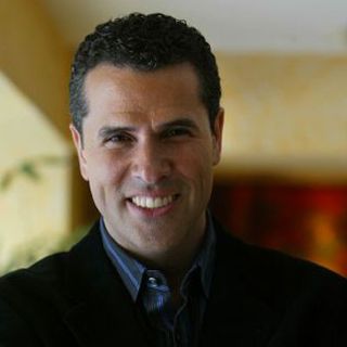 A Regil le ofrecen trabajo en EU