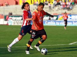 Acción del gol con el que Chiapas le gana a Chivas. MEXSPORT  /