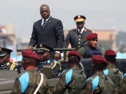 En la foto de archivo, el Presidente, Joseph Kabila, llega al desfile  anual nacional en Kinshasa. AP  /