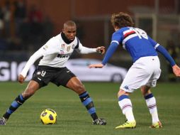 Samuel Eto'o (izq.) fue el autor del segundo gol del Inter de Milán. AP  /