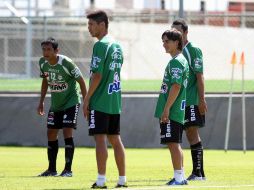 Iván Estrada (der.) asegura que todo el plantel está convencido de remontar el marcador. MEXSPORT  /