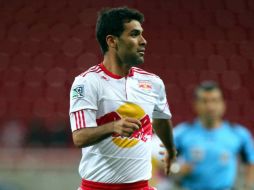 El defensa mexicano será pareja en la central junto a Tim Ream. MEXSPORT  /