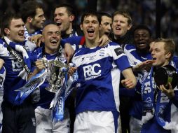 Jugadores del Birmingham festejaron en grande el triunfo sobre el Arsenal. REUTERS  /