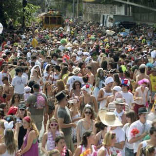 Mueren electrocutadas 17 personas en fiesta de carnaval