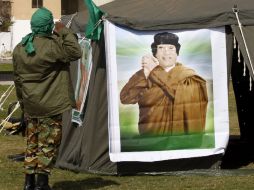 El líder libio demostró confianza en que sus simpatizantes lo mantendrán al frente del movimiento gobernante. REUTERS  /