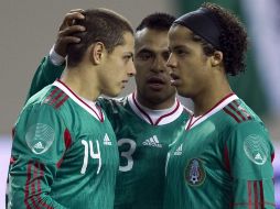 Javier Hernández y Giovani dos Santos en un duelo con el Tri. MEXSPORT  /