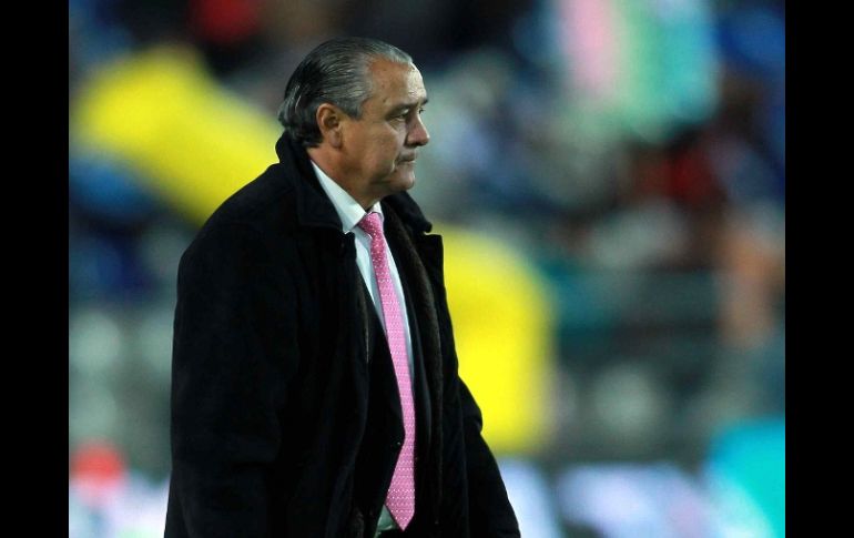 José Luis Trejo al término del último partido que estuvo como técnico del conjunto poblano. MEXSPORT  /
