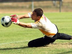 El portero Cirilo Saucedo regresaría al arco de Tigres en el próximo partido ante las Chivas. MEXSPORT  /