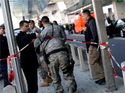 Soldados del Ejército arriban al aeropuerto después de tiroteo. REUTERS  /
