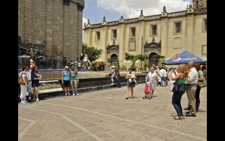 Durante 2010, diariamente se recibieron nueve mil 714 turistas extranjeros en Jalisco. ARCHIVO  /